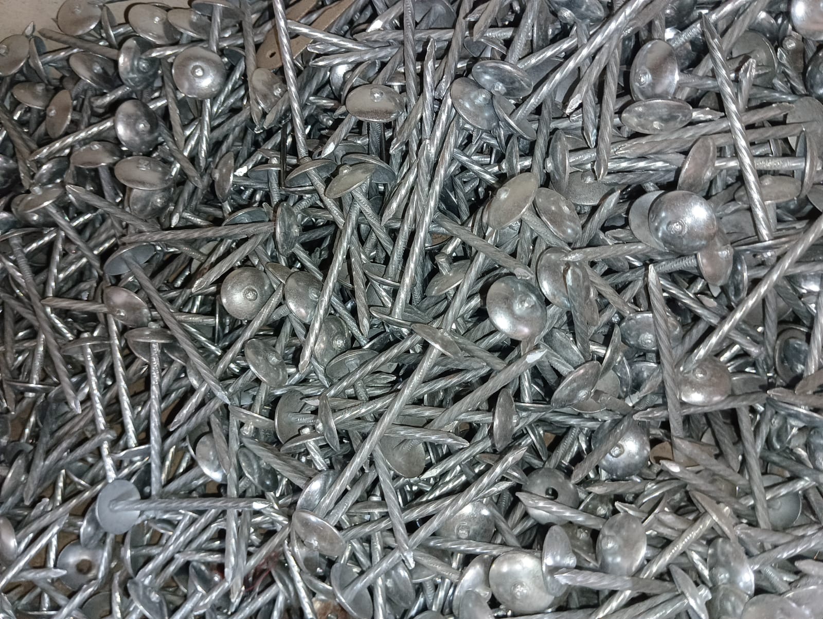 Metal Roofing Nails 2 inch